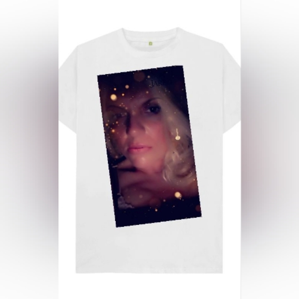 The "Jared Jewelers tee"
